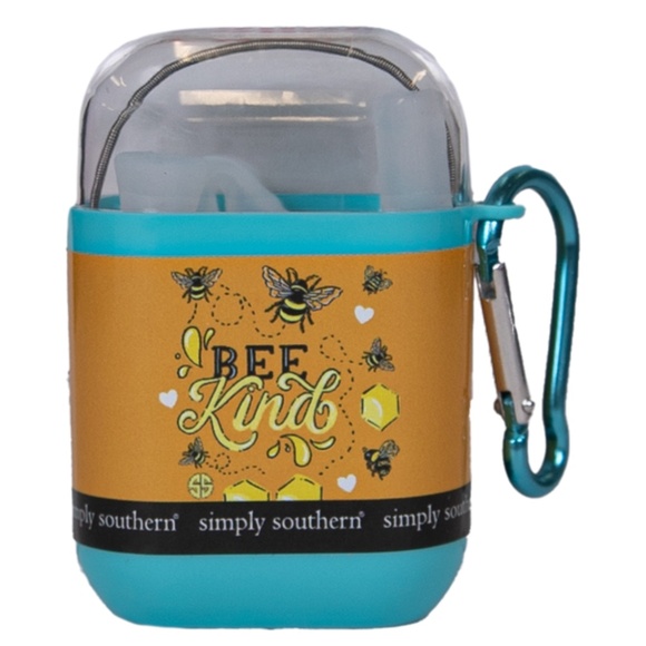 Simply Southern Accessories - NEW BEE KIND Simply Southern Reusable Straw in plastic case